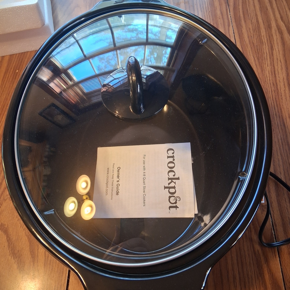 Red Slow Cooker - Picture 6 of 9